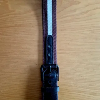 Cinturón de lona con rayas marrones y blancas