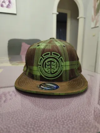 Gorra Plana Element Cuadros Marrón y Verde