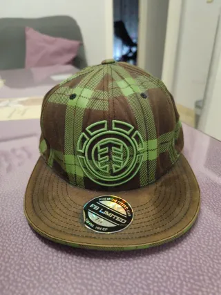Gorra Plana Element Cuadros Marrón y Verde