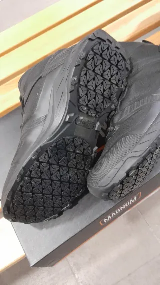 Botas Tácticas Magnum Negras