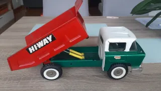 Camión de Juguete Tri-ang Hi-Way Rojo y Verde.