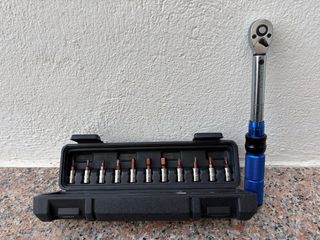 Llave dinamométrica con puntas