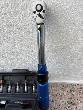 Llave dinamométrica con puntas