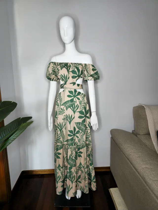 Vestido largo estampado verde y beige