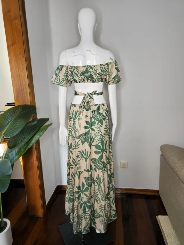 Vestido largo estampado verde y beige