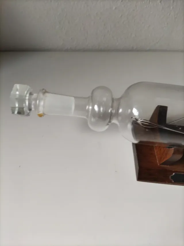 Barco en Botella de Cristal con Soporte