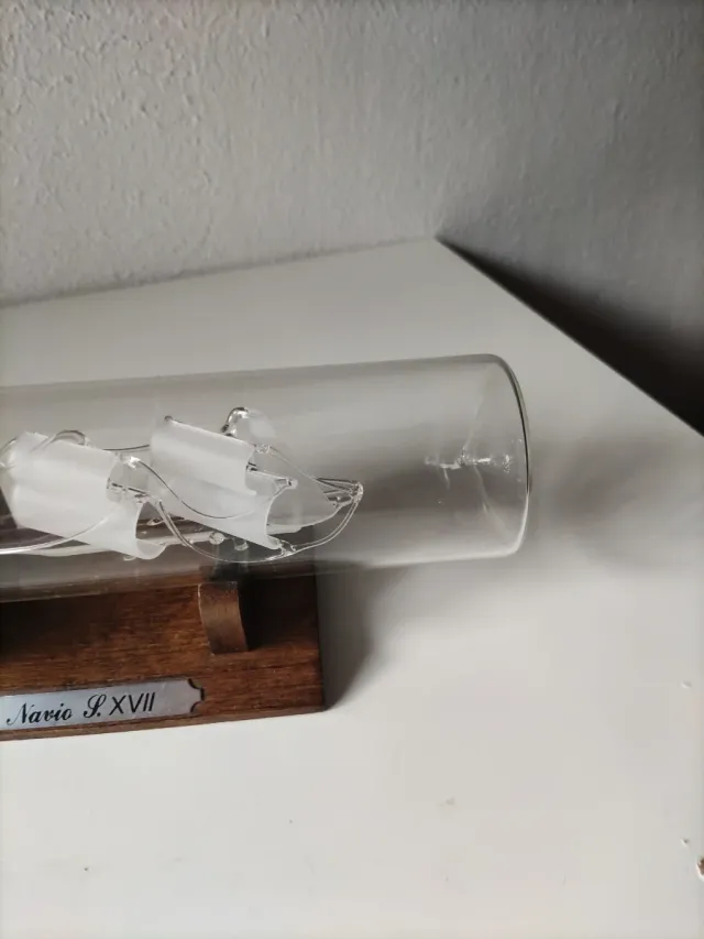 Barco en Botella de Cristal con Soporte