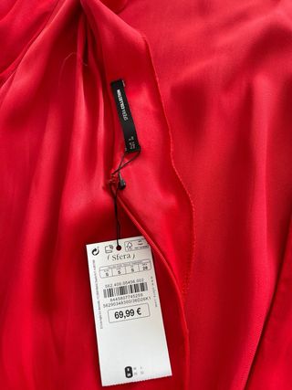 Vestido largo rojo con flecos