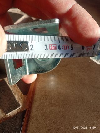 Ruedas giratorias con escuadra.