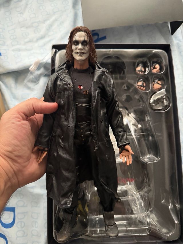 Hot Toys The Crow - Cuerpo repintado