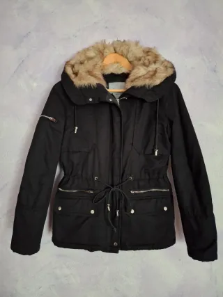 Abrigo negro chica Bershka