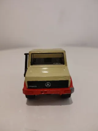 Escala 1:43 Mercedes Unimog Siku