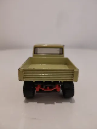 Escala 1:43 Mercedes Unimog Siku