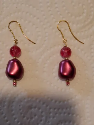Pendientes en tonos burdeos