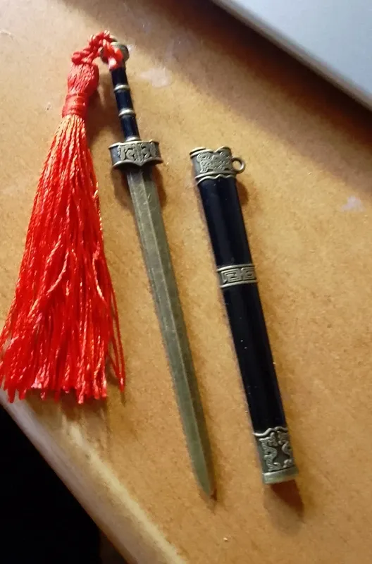 Tagliacarte vintage riproduzione spada antica