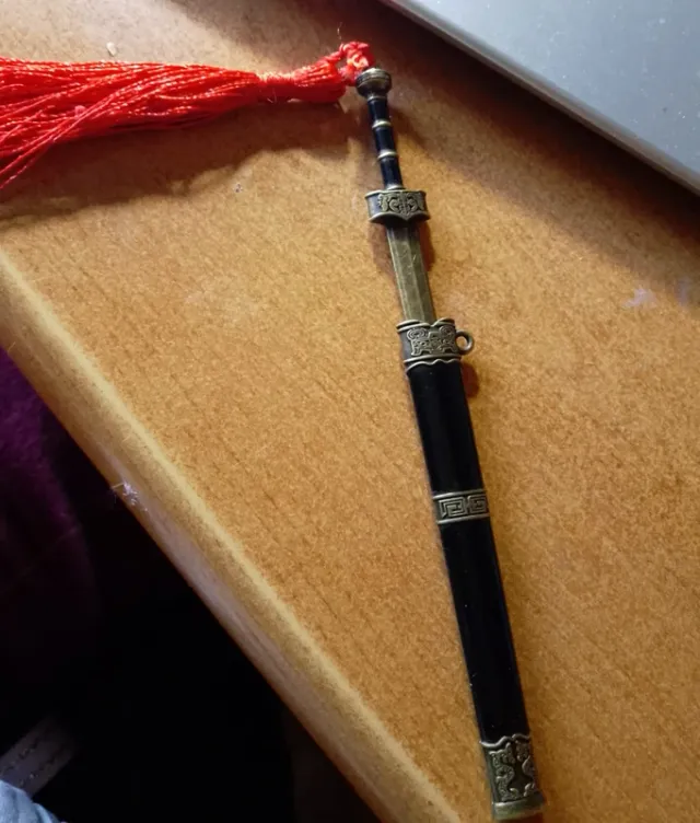 Tagliacarte vintage riproduzione spada antica