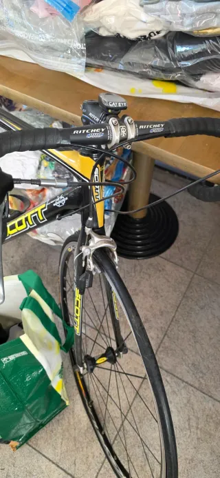 Bicicleta de carretera Scott