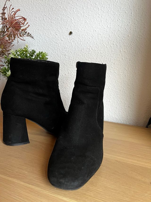 Botines negros tacón cuadrado