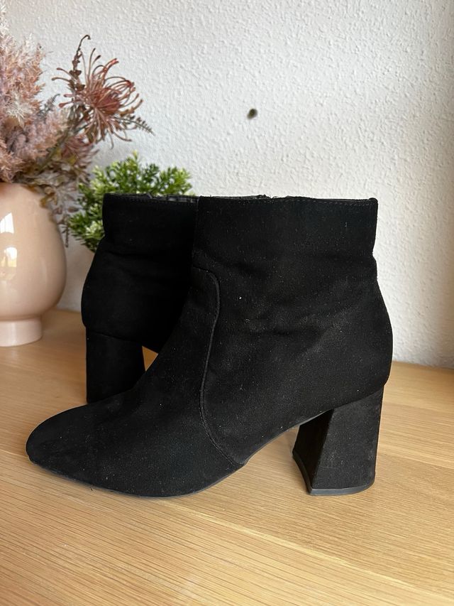 Botines negros tacón cuadrado