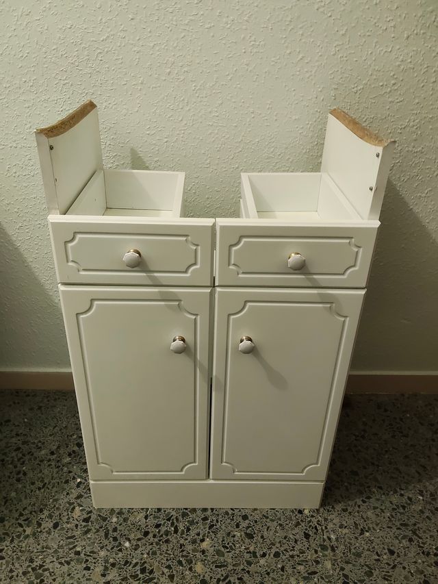 Mueble bajo lavabo blanco