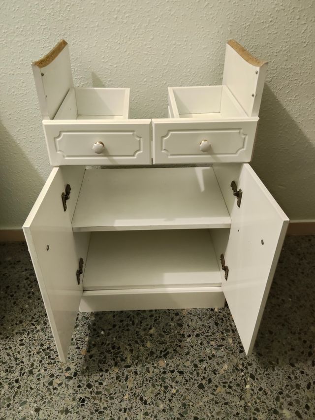 Mueble bajo lavabo blanco