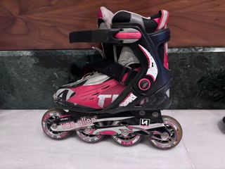 Patines en línea Abec 5 y monopatín de regalo.