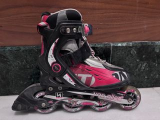 Patines en línea Abec 5 y monopatín de regalo.