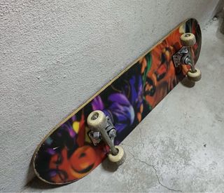 Patines en línea Abec 5 y monopatín de regalo.