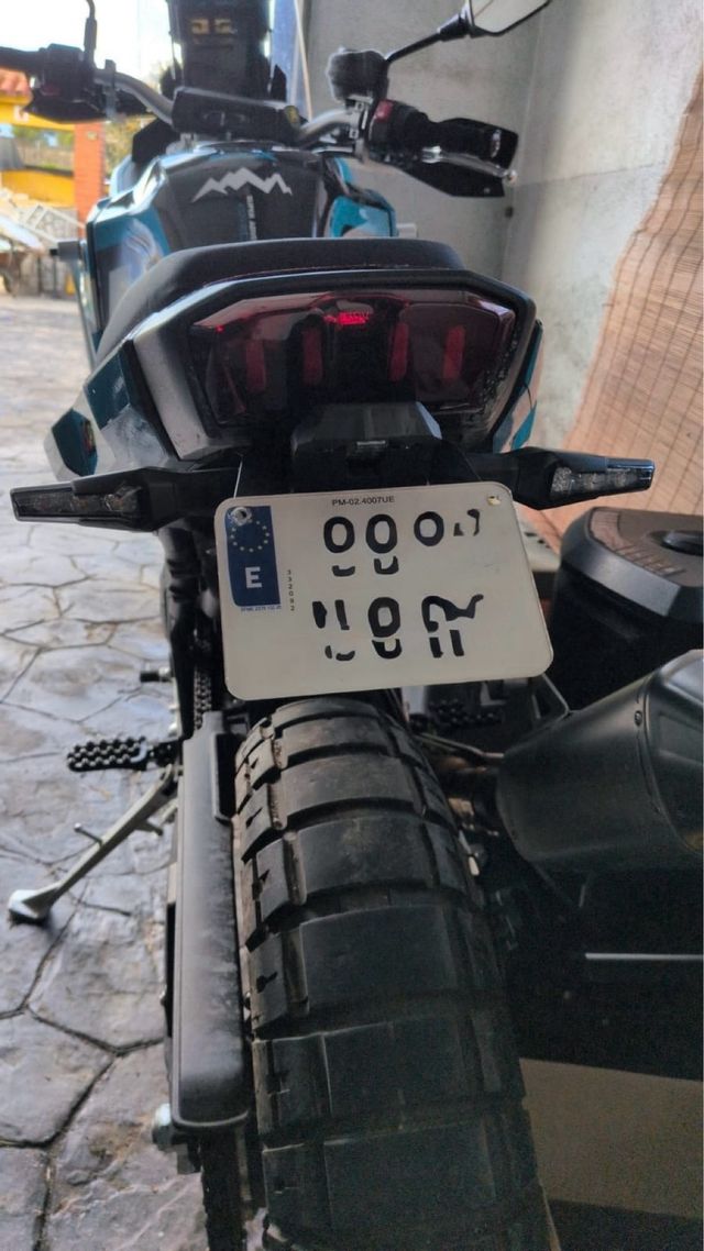 Portamatriculas Kove 800X