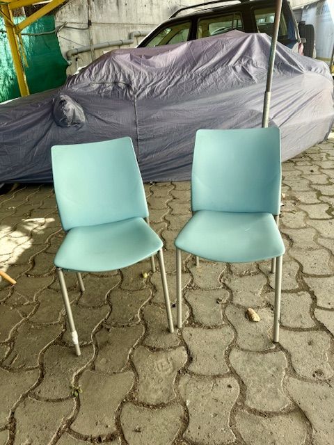 4 Sillas Turquesa Plástico y Metal