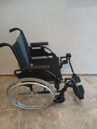Silla de ruedas plegable