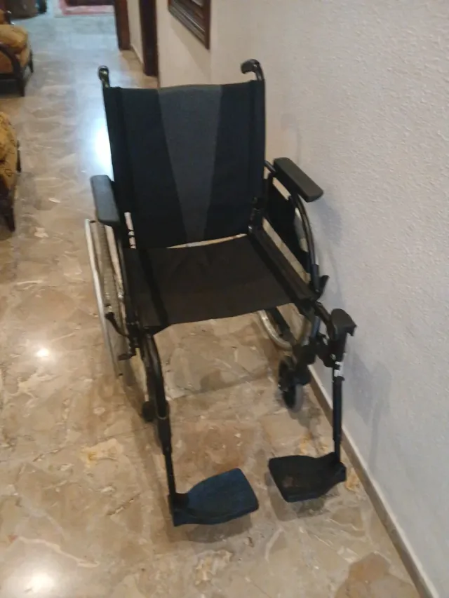 Silla de ruedas plegable