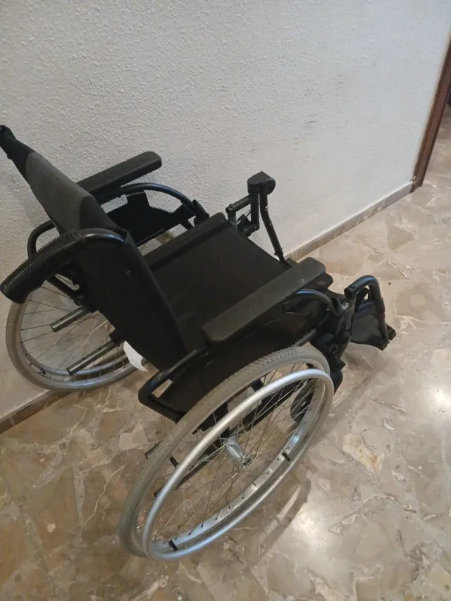 Silla de ruedas plegable
