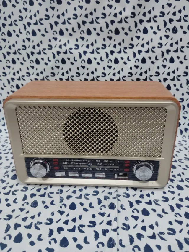 Altavoz Bluetooth Vintage Madera y Dorado