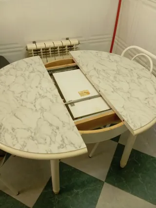 Mesa de cocina extensible redonda imitación marmol