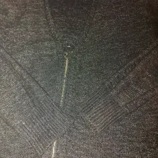 Chaqueta de lana negra con cremallera