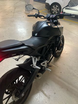 Honda CB 125R Negra