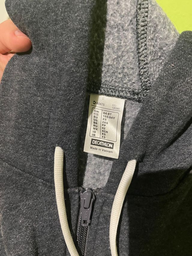 Chaqueta deportiva Tarmak blanca y gris