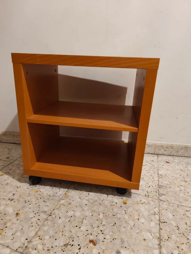 Mesita auxiliar Kallax con ruedas