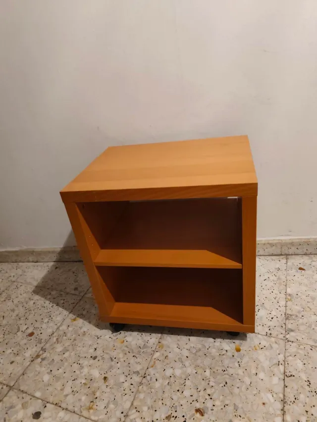 Mesita auxiliar Kallax con ruedas