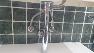 Lavabo y mueble de baño moderno