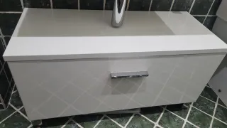 Lavabo y mueble de baño moderno
