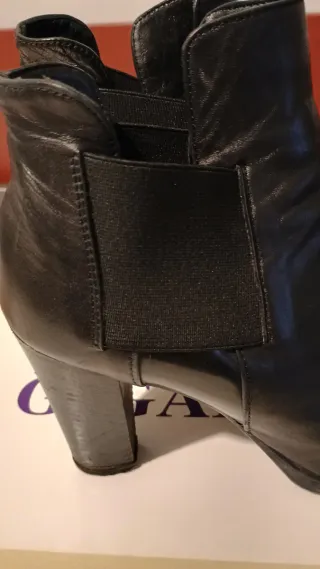 Stivaletti neri in pelle