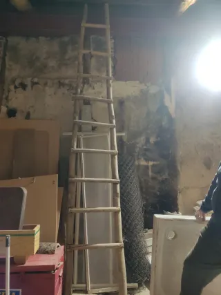 Escalera de madera antigua