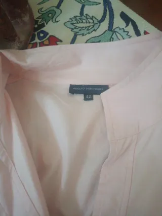 Camisa Adolfo Domínguez rosa con cinturón