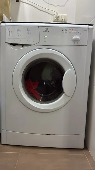 Lavadora Indesit 5 kg * SE RECOJE EN JUMILLA*