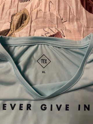 Camiseta deportiva Never Give In