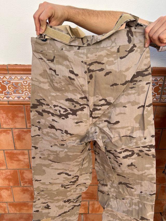 Pantalón de intemperie pixelado árido
