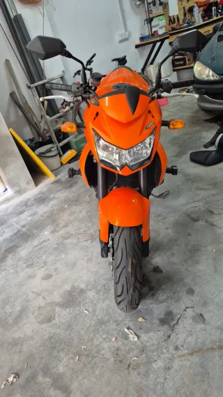 Kawasaki Z750 Naranja