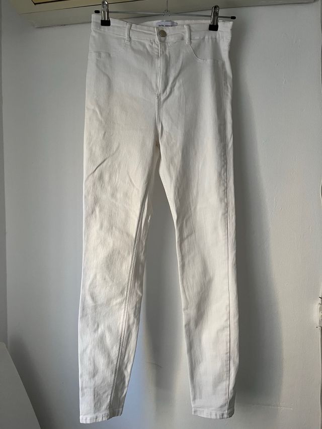 Pantalón blanco de tiro alto